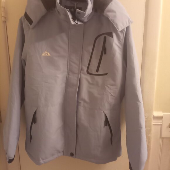 Moerdeng Winter Jacket – Waterproof, Windproof, Warm Snow Coat for Men & Women - Picture 4 of 5